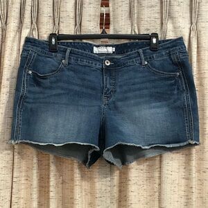 Torrid Stretch Frayed Denim Shorts - 22